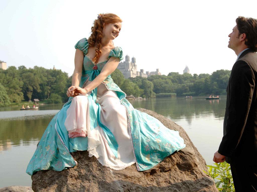 Disney wallpaper Giselle-Robert-enchanted-1024-768